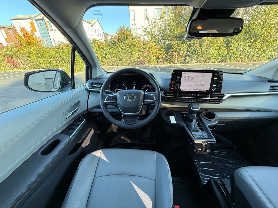 Used 2024 Toyota Sienna Hybrid XLE Base - BraunAbility Side Entry In Floor Automatic Ramp