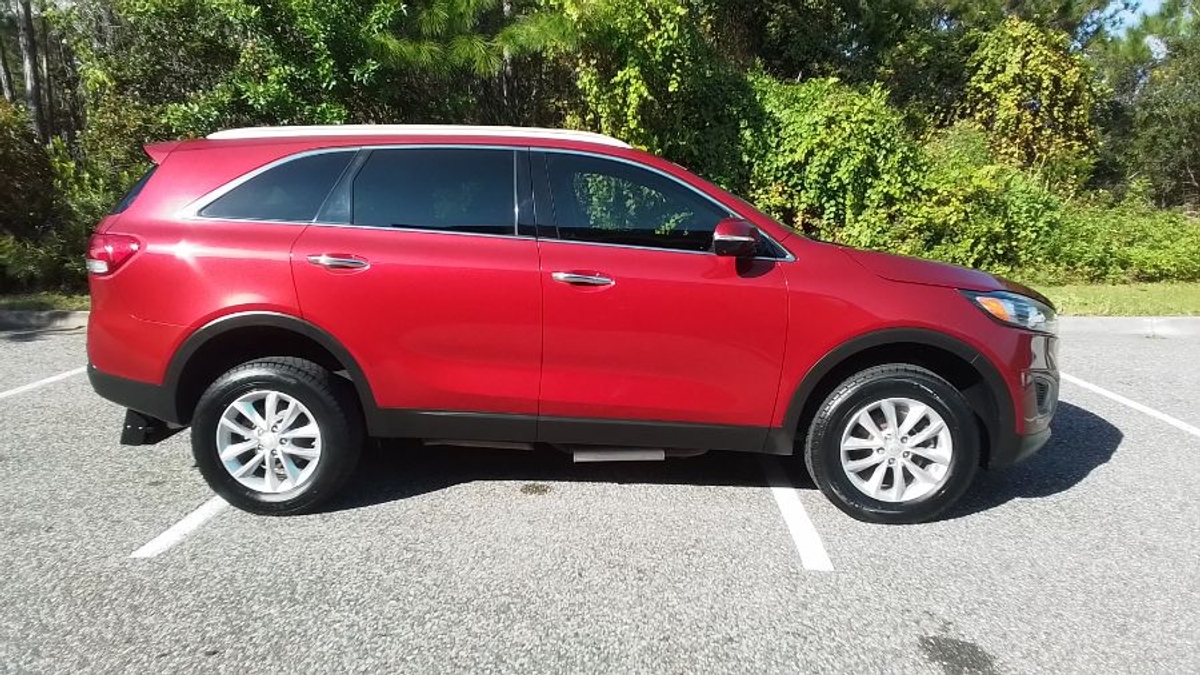 2017 Kia Sorento LX
