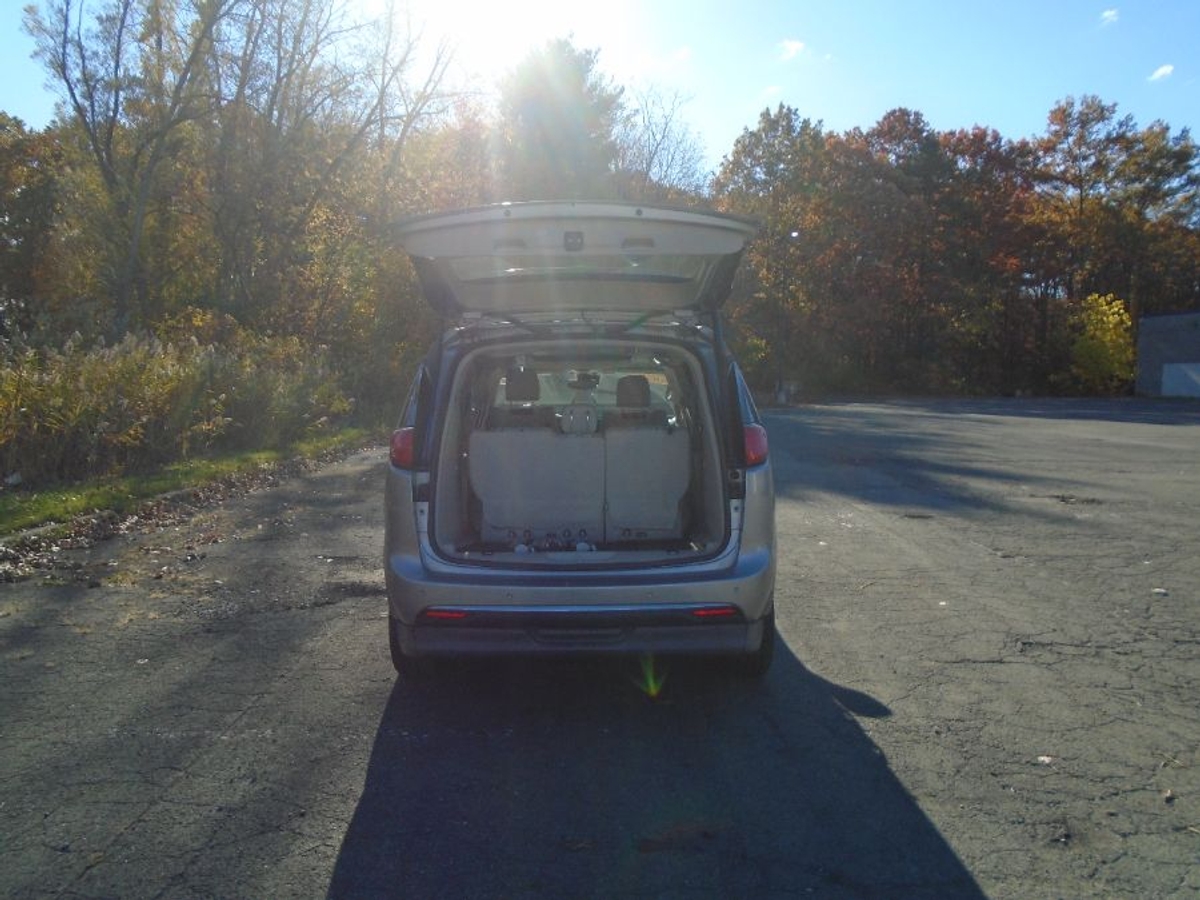 2020 CHRYSLER PACIFICA - Image 2