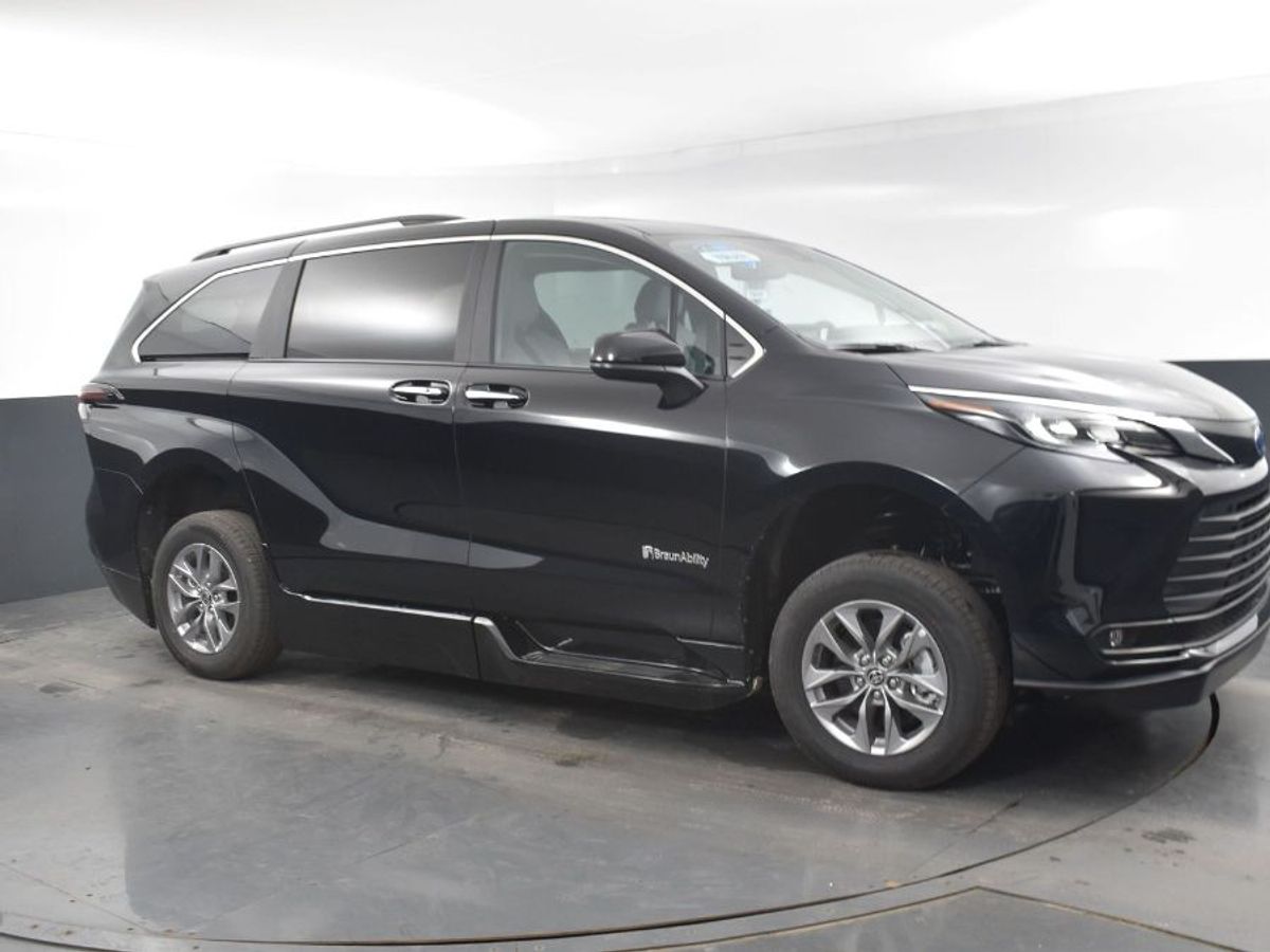 2025 TOYOTA SIENNA - Image 18