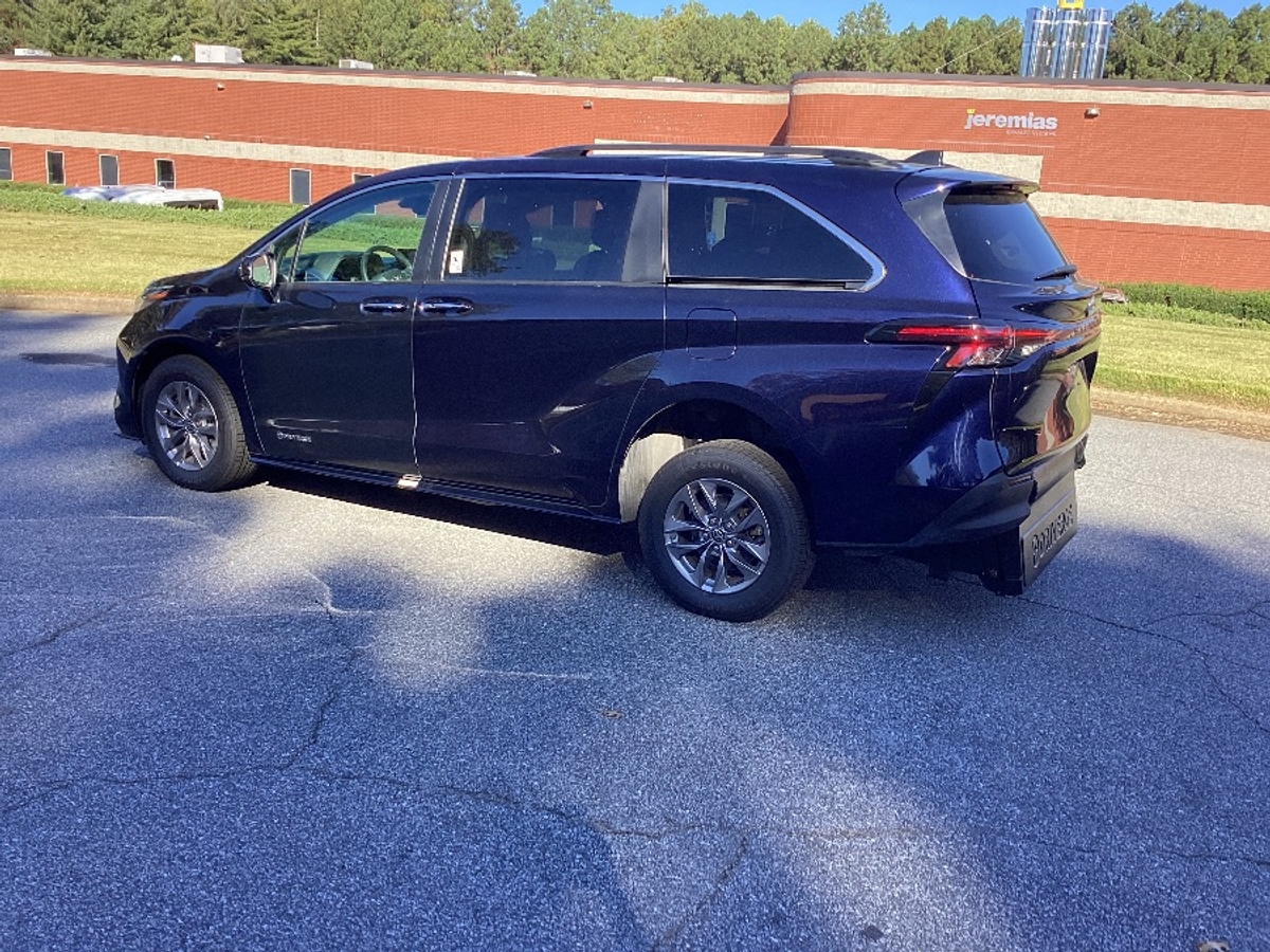 2024 TOYOTA SIENNA - Image 5