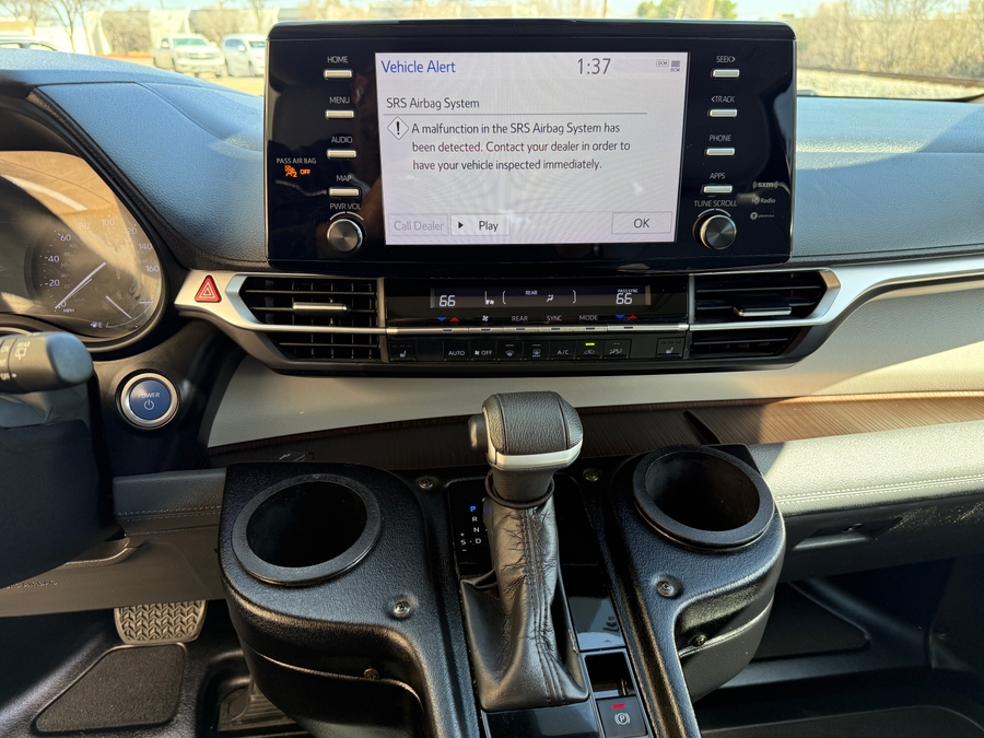 Used 2022 Toyota Sienna Hybrid XLE Base - BraunAbility Side Entry Entry Fold Out Automatic Ramp