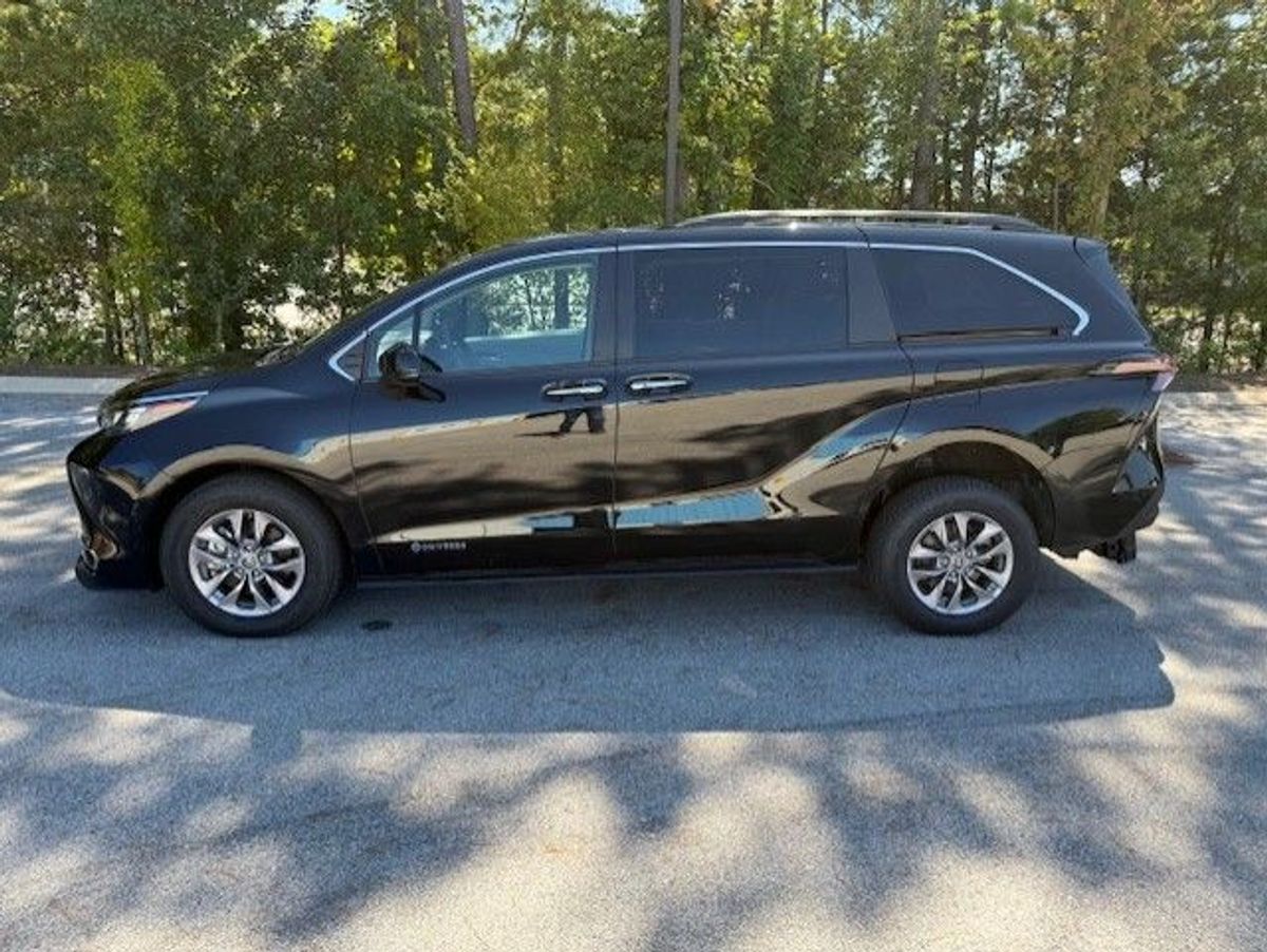 2024 TOYOTA SIENNA - Image 5