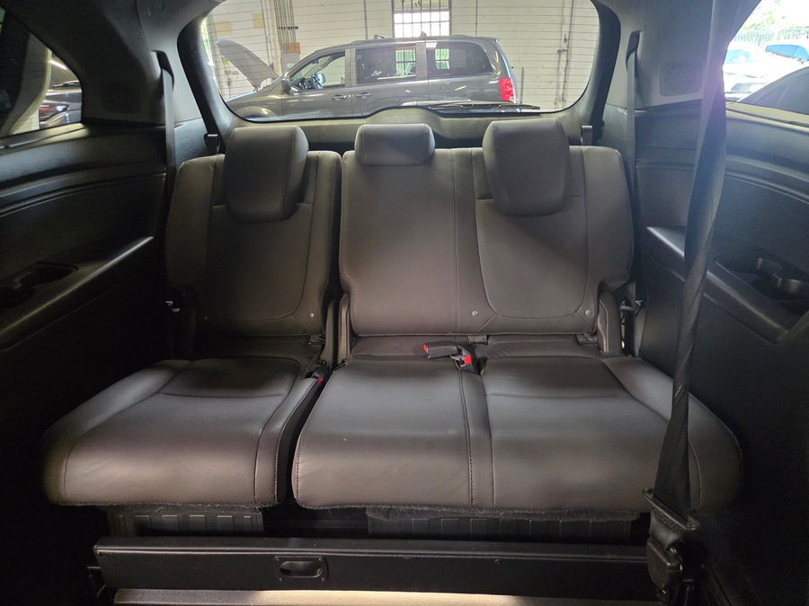 Used 2019 Honda Odyssey Elite - BraunAbility Side Entry In Floor Automatic Ramp