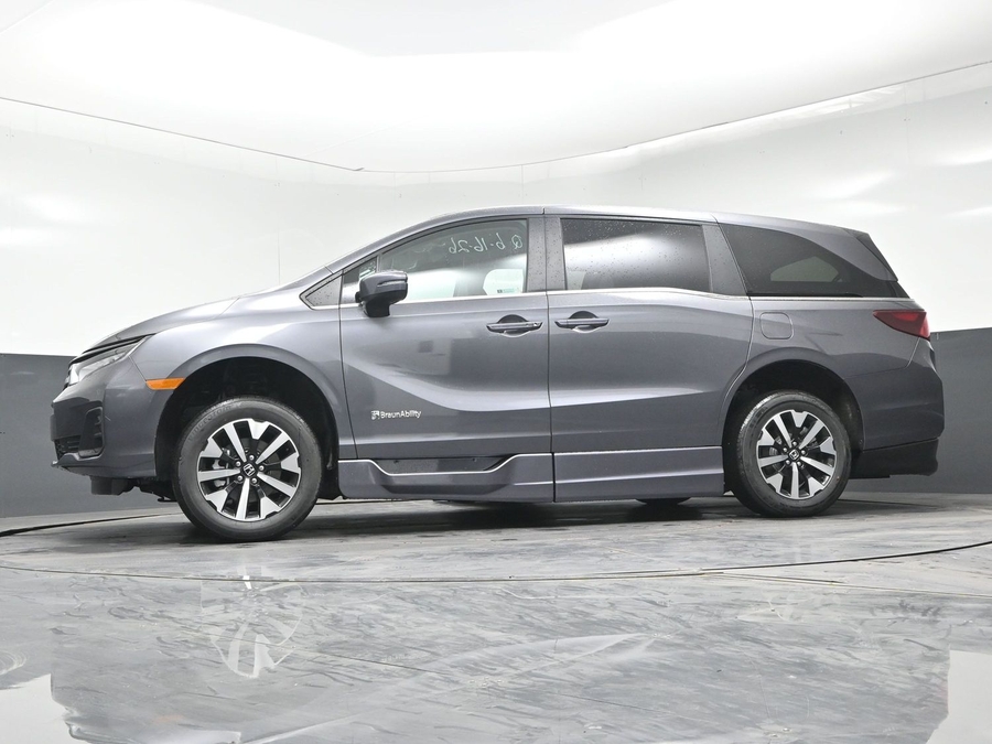 Grey Honda Odyssey image number 9