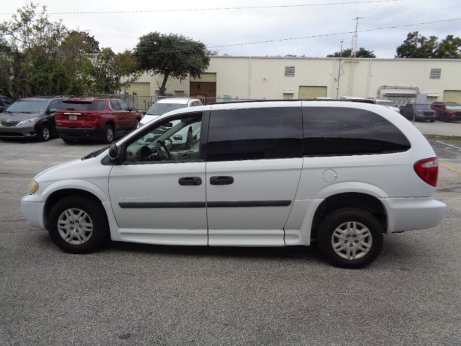 Used 2005 Dodge Grand Caravan SE - BraunAbility Side Entry Entry Fold Out Automatic Ramp