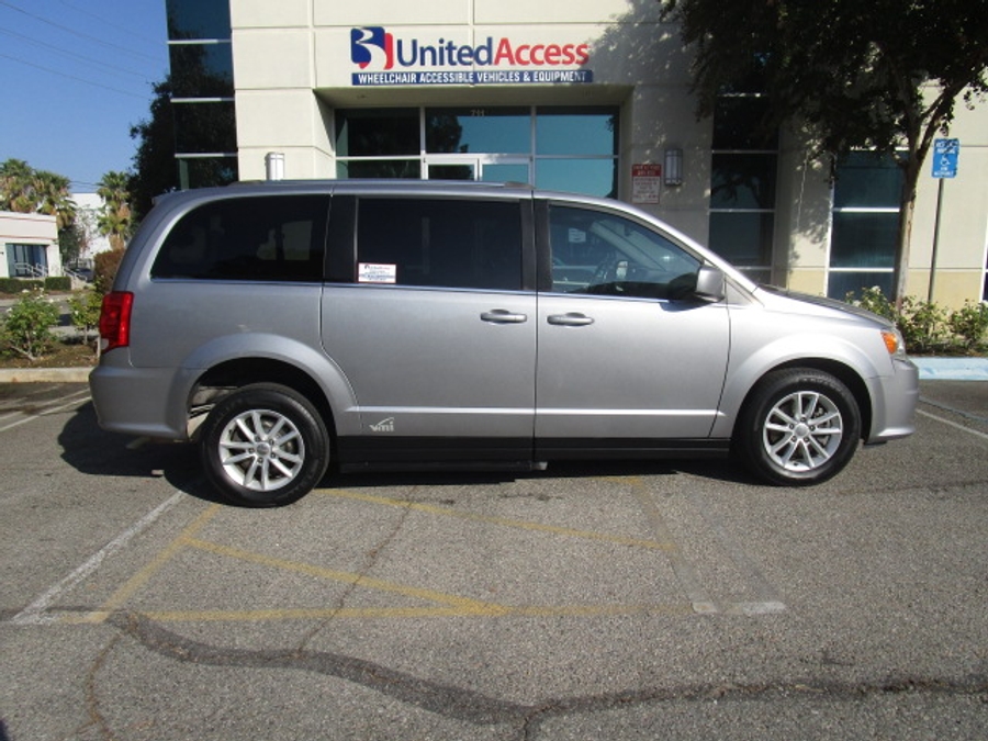 Used 2019 Dodge Grand Caravan SXT - VMI Side Entry Entry Fold Out Automatic Ramp