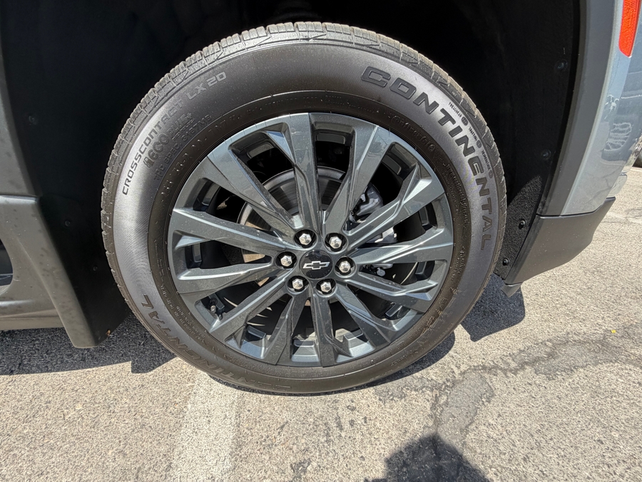 Used 2023 Chevrolet Traverse 2LT - BraunAbility Side Entry In Floor Automatic Ramp