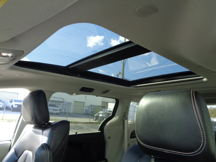 Used 2023 Chrysler Pacifica Touring L - BraunAbility Side Entry Entry Fold Out Automatic Ramp