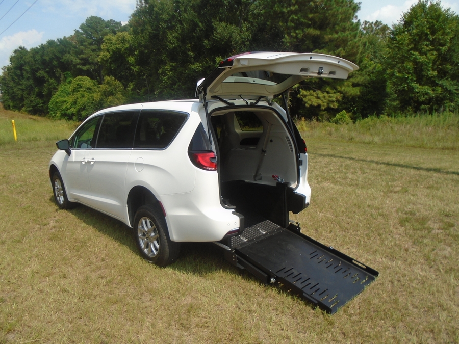 White Chrysler Pacifica with Rear Entry Manual Fold Out ramp