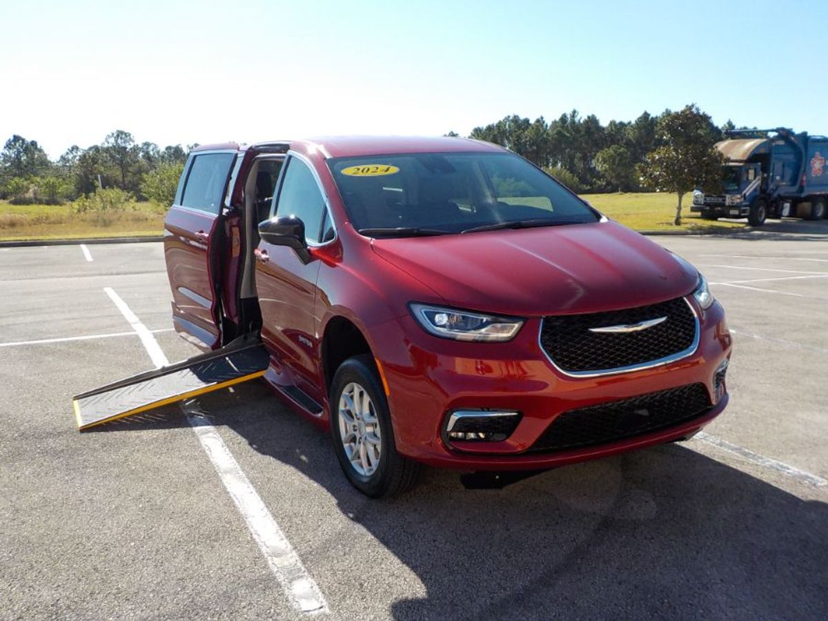 2024 CHRYSLER PACIFICA - Image 2