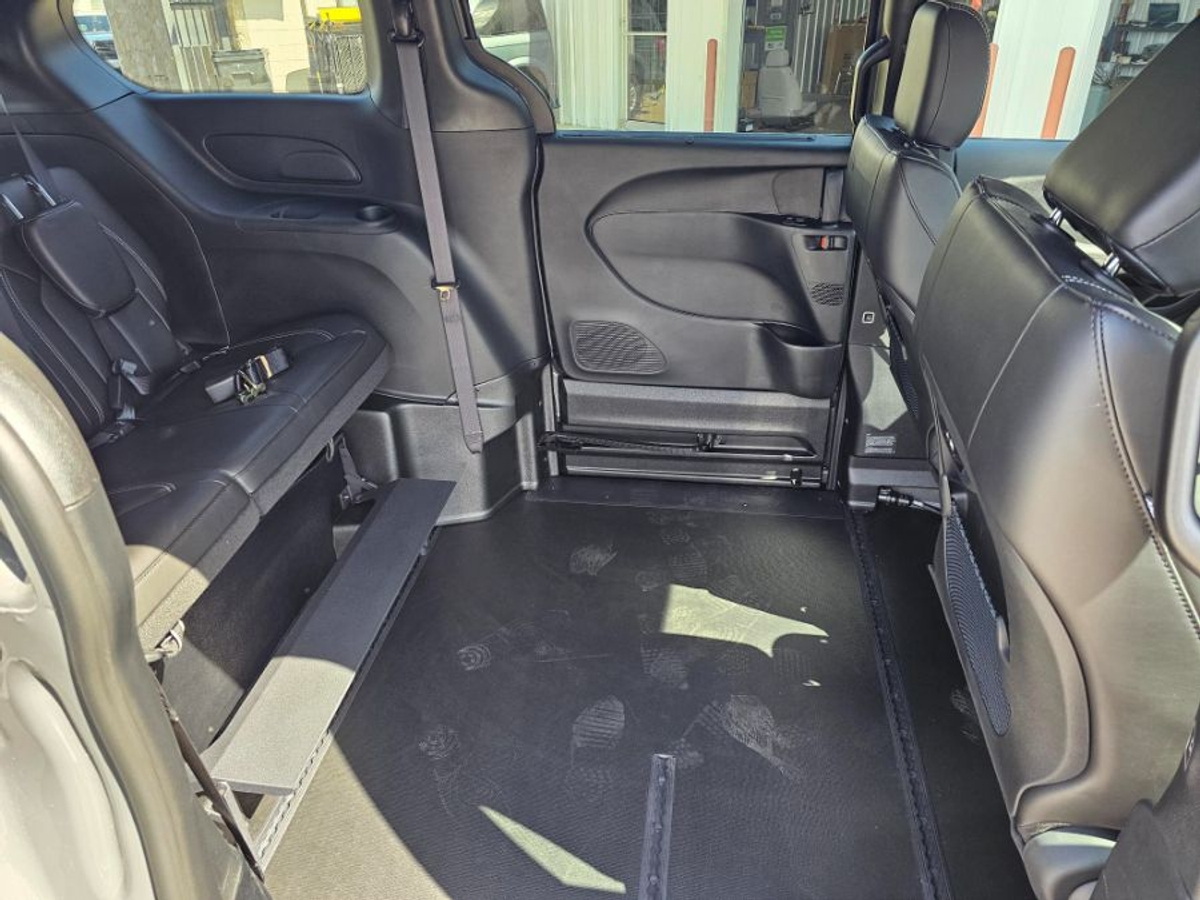 2025 CHRYSLER PACIFICA - Image 7