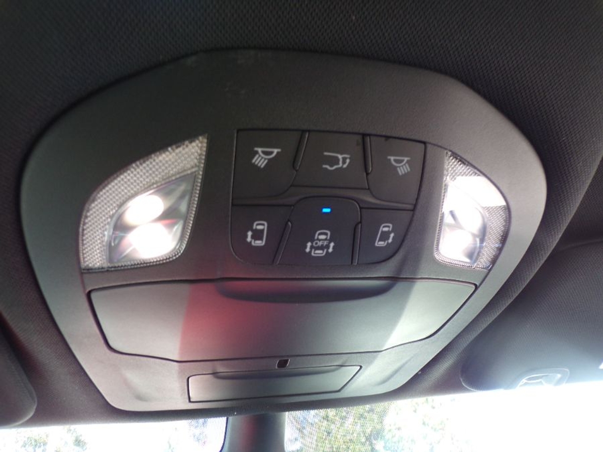 2025 CHRYSLER PACIFICA - Image 18