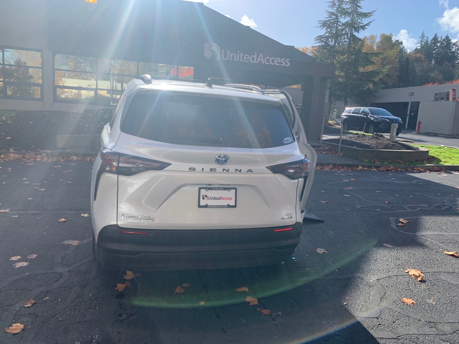 Used 2023 Toyota Sienna Hybrid XLE - BraunAbility Side Entry Entry In Floor Automatic Ramp