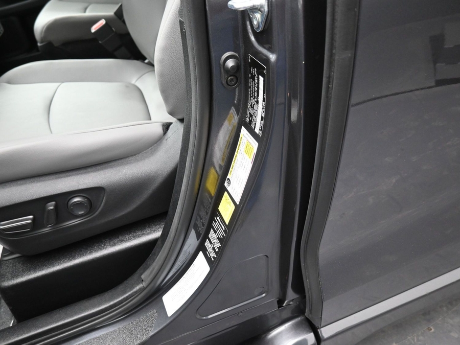 New 2025 Toyota Sienna Hybrid XLE Plus - BraunAbility Side Entry Entry Fold Out Automatic Ramp
