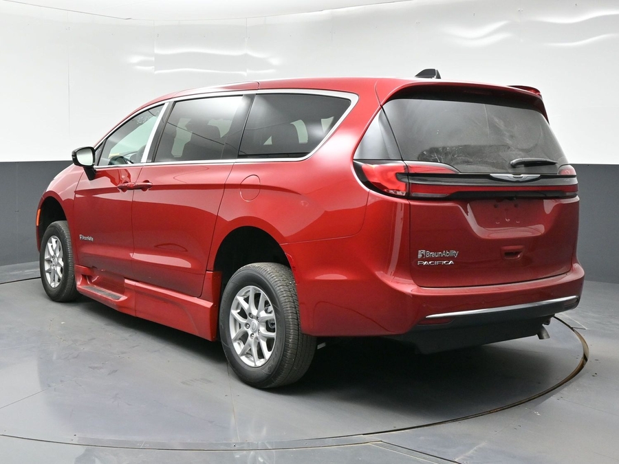 Red Chrysler Pacifica image number 4