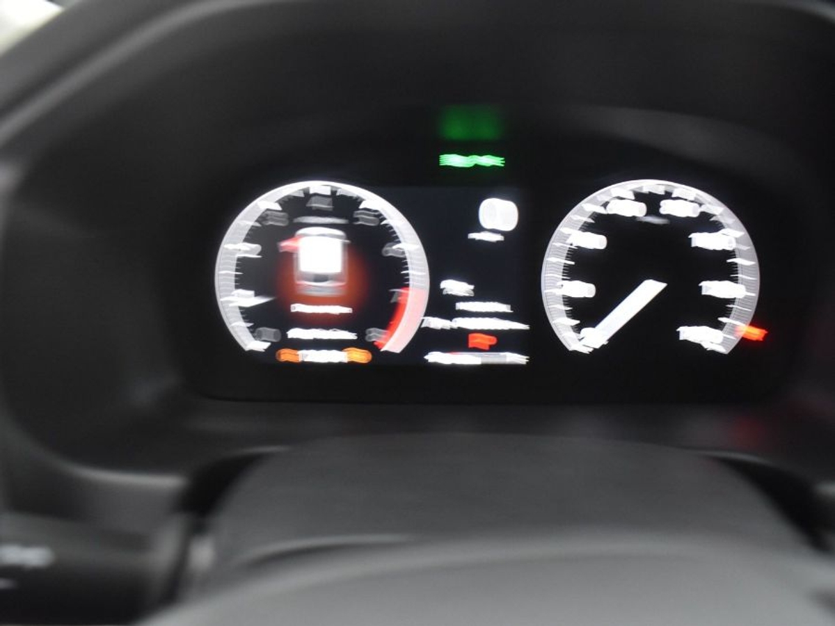 White Honda Odyssey image number 15