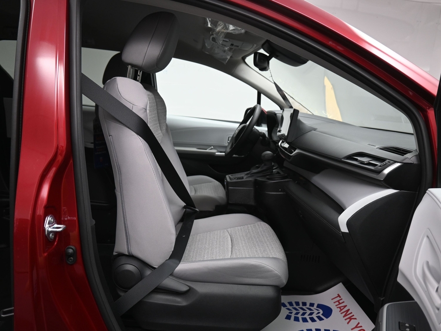 New 2026 Toyota Sienna Hybrid LE - BraunAbility Side Entry Fold Out Automatic Ramp
