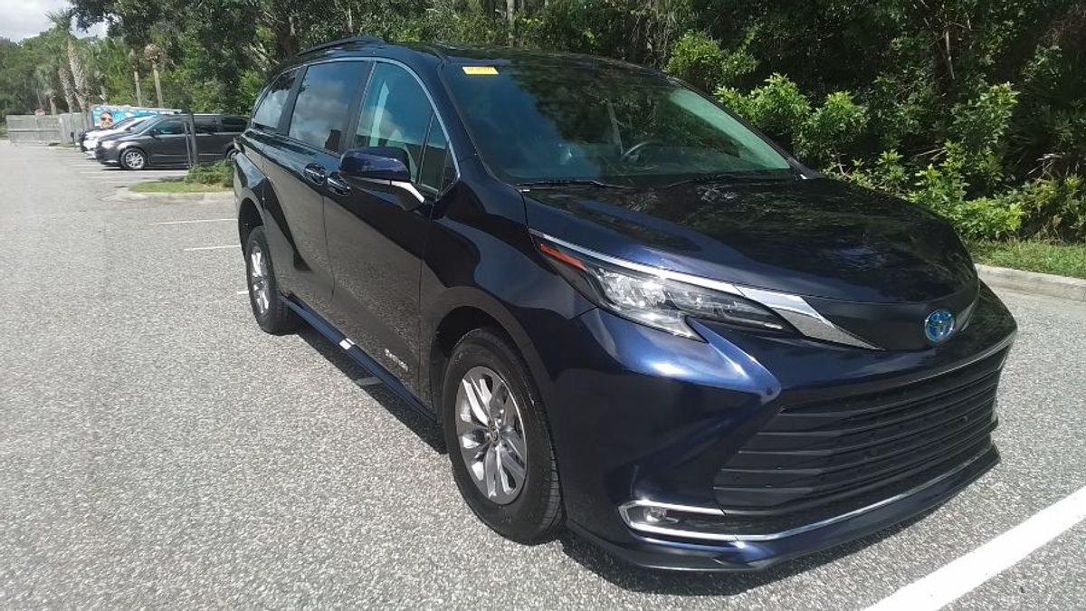 2024 TOYOTA SIENNA - Image 4