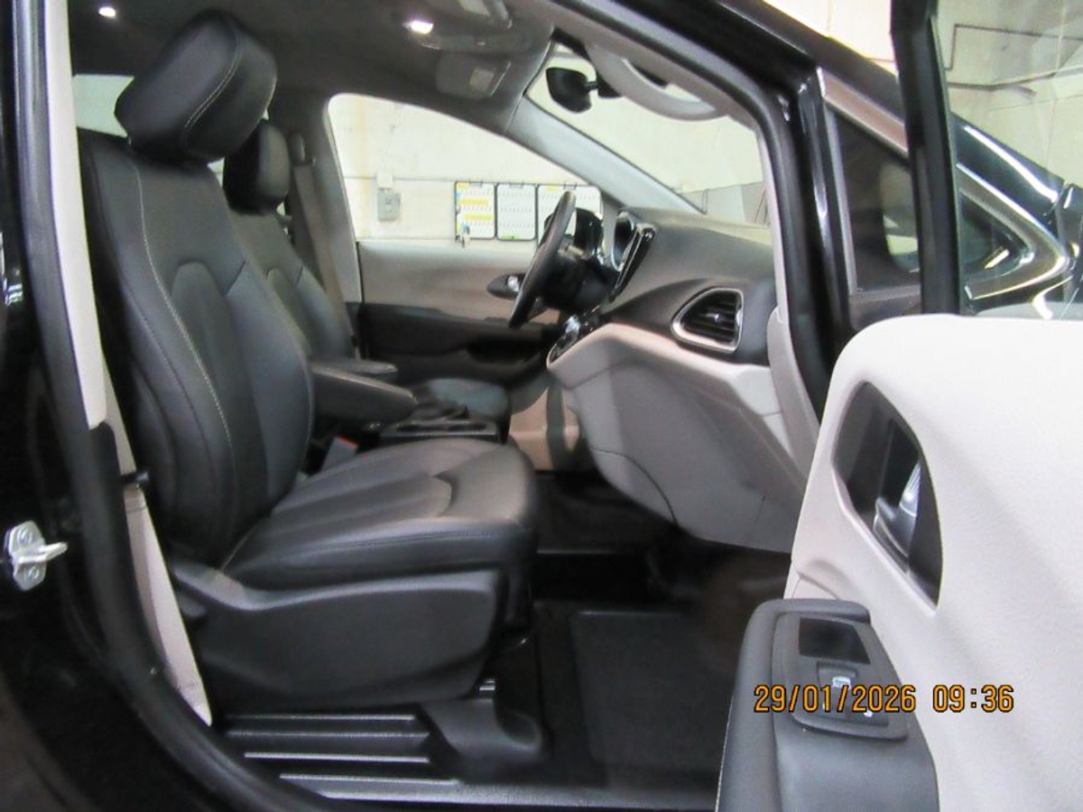 2024 CHRYSLER PACIFICA - Image 16