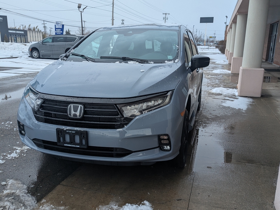 Used 2023 Honda Odyssey Sport - BraunAbility Side Entry Entry In Floor Automatic Ramp