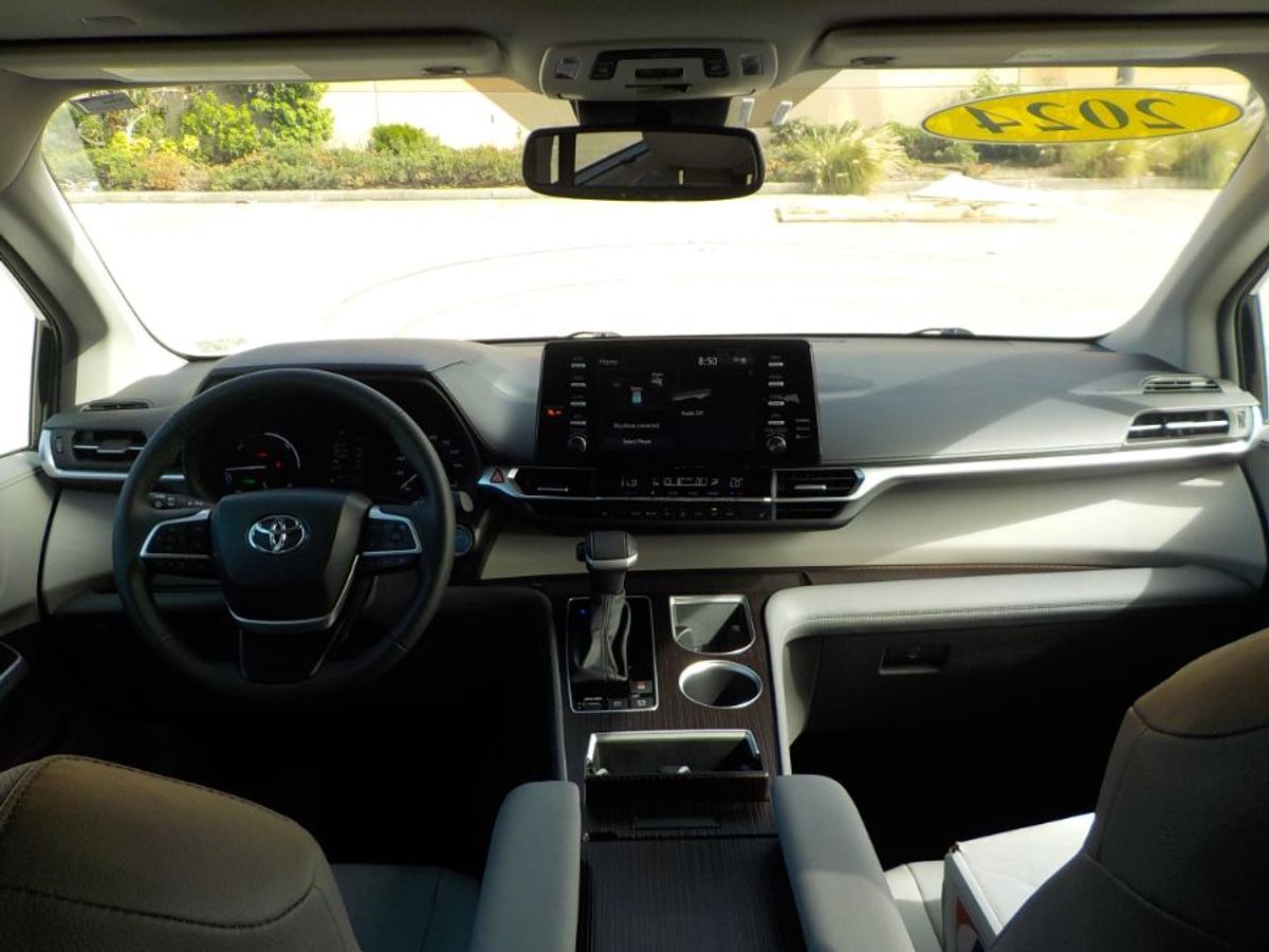 2024 TOYOTA SIENNA - Image 9