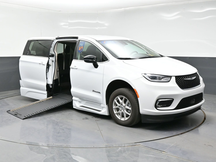 Used 2024 Chrysler Pacifica Touring L - BraunAbility Side Entry Entry In Floor Automatic Ramp