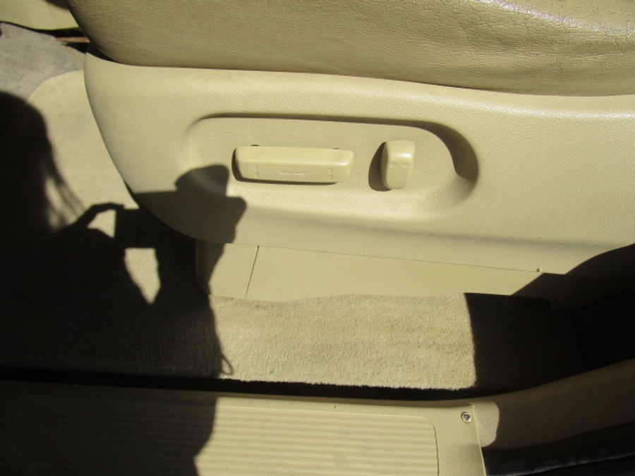 Used 2008 Honda Odyssey EX-L - BraunAbility Side Entry In Floor Automatic Ramp