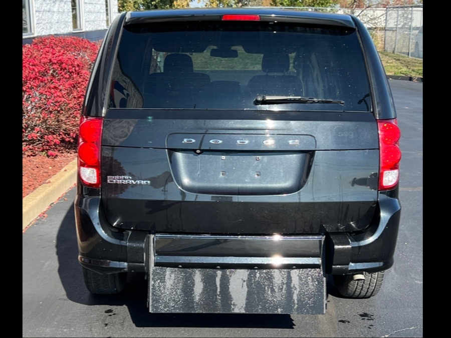 New 2019 Dodge Grand Caravan SE - International Mobility Rear Entry Entry Fold Out Manual Ramp