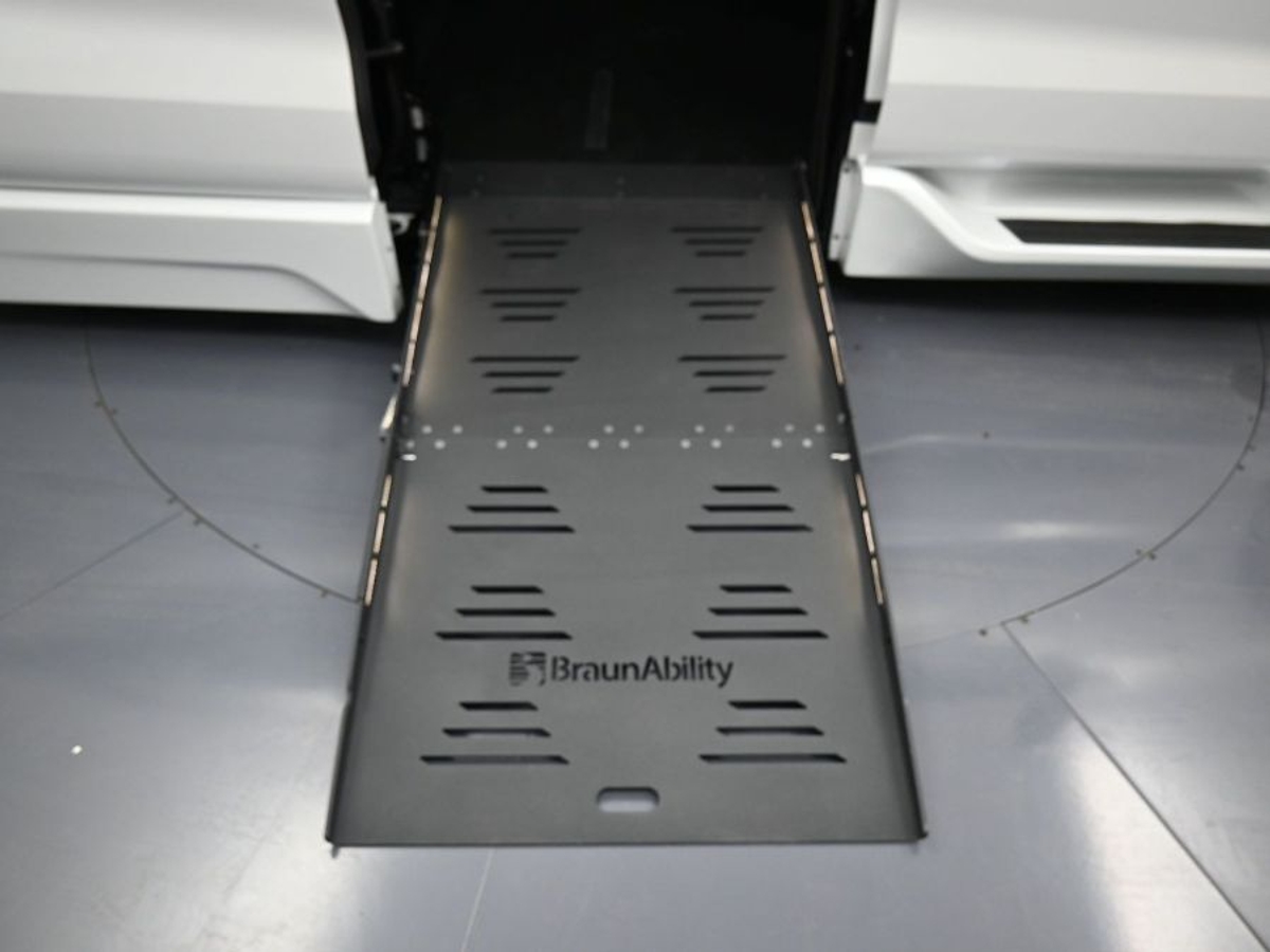 2025 TOYOTA SIENNA - Image 11