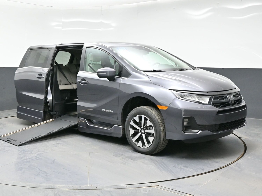 Grey Honda Odyssey with Side Entry Automatic In Floor ramp