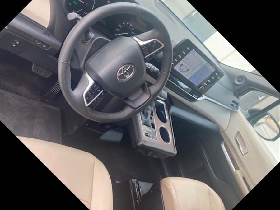 Used 2022 Toyota Sienna XLE AWD - VMI Side Entry In Floor Automatic Ramp