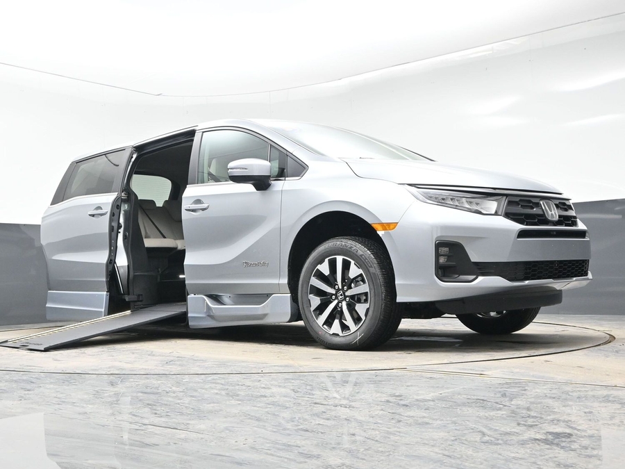 New 2026 Honda Odyssey EX-L - BraunAbility Side Entry Entry In Floor Automatic Ramp