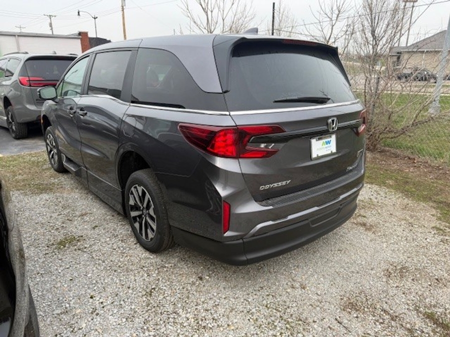 Grey Honda Odyssey image number 6