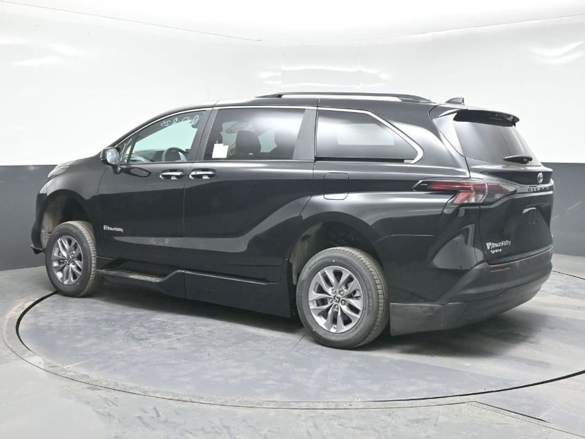 2025 TOYOTA SIENNA - Image 5
