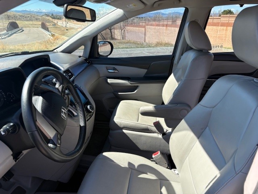 Used 2016 Honda Odyssey EX-L - BraunAbility Side Entry Entry Fold Out Automatic Ramp