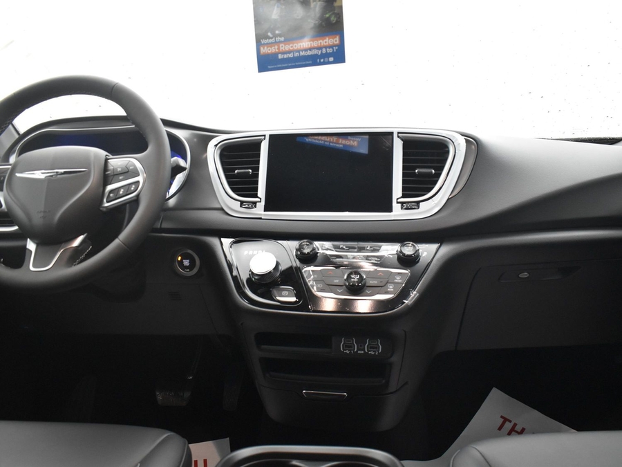 New 2025 Chrysler Voyager LX - BraunAbility Rear Entry Entry Fold Out Manual Ramp