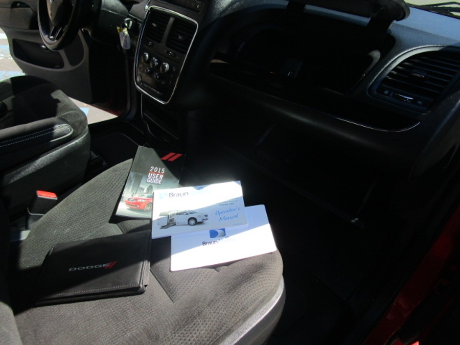 Used 2015 Dodge Grand Caravan SE - BraunAbility Side Entry Entry Fold Out Automatic Ramp