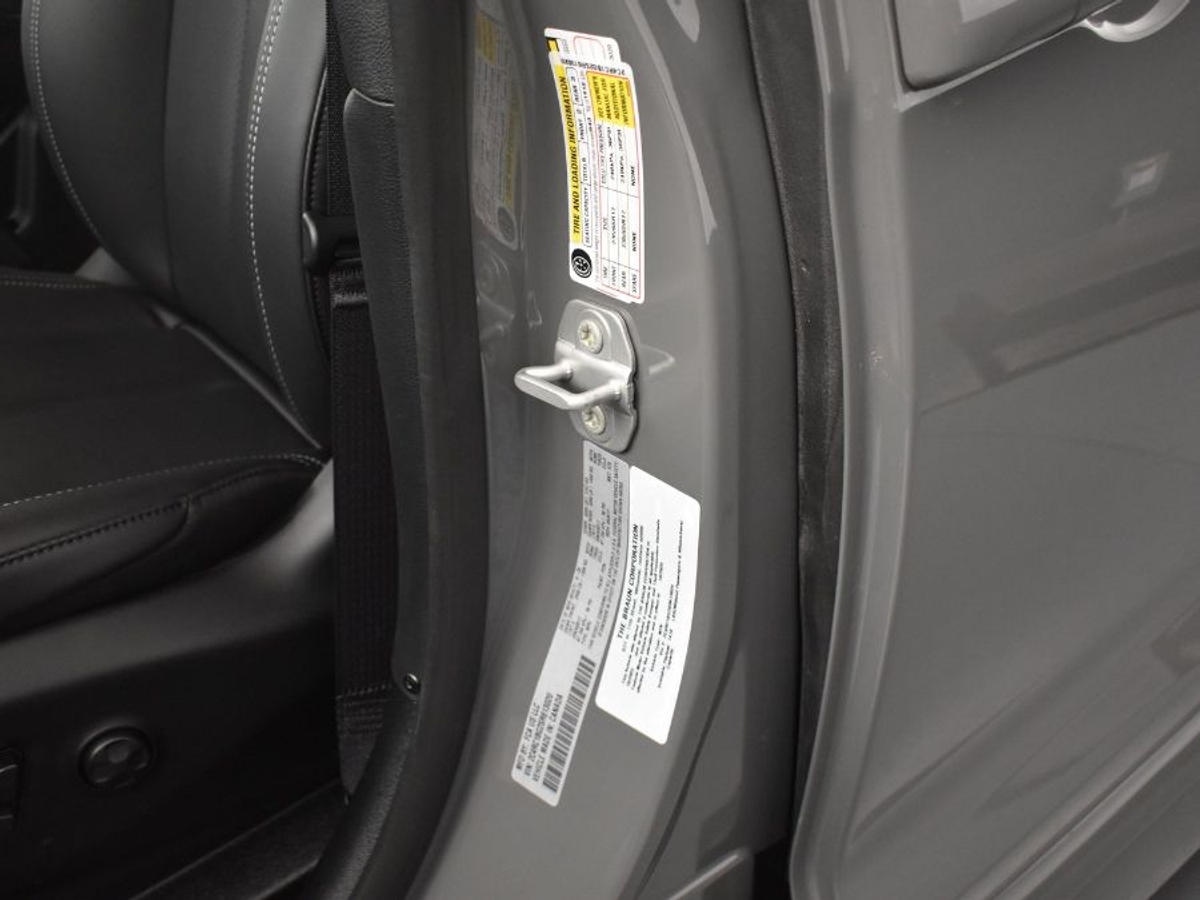 2025 CHRYSLER PACIFICA - Image 10