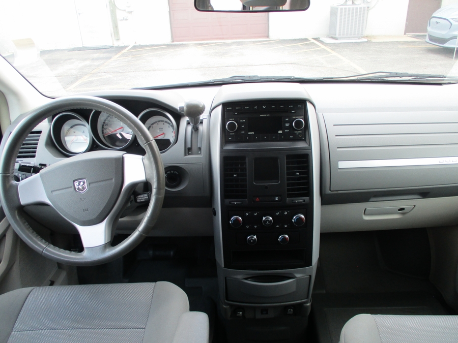 2008 Dodge Grand Caravan SXT - Photo 9