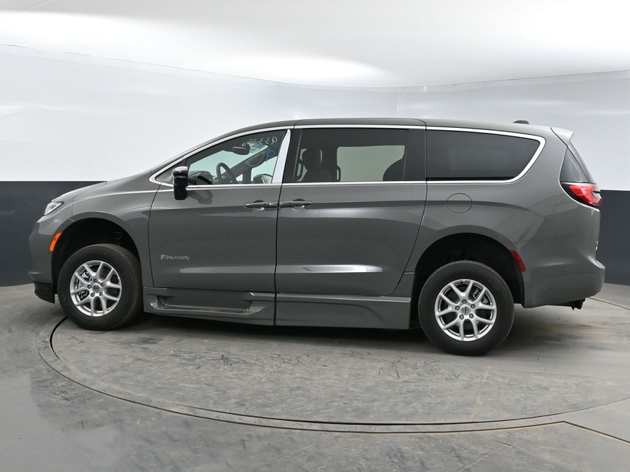 Used 2025 Chrysler Pacifica Select Safety - BraunAbility Side Entry In Floor Automatic Ramp