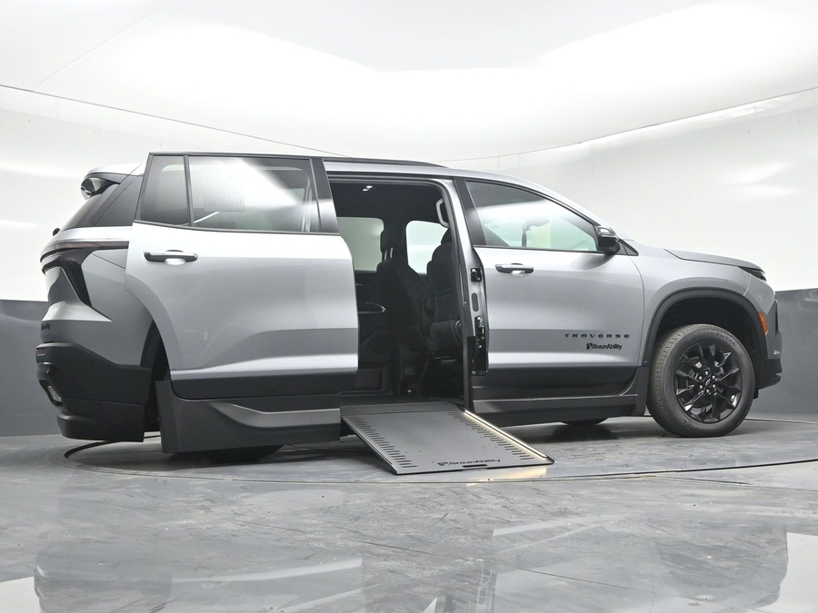 Grey Chevrolet Traverse image number 13