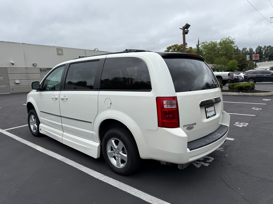 Used 2010 Dodge Grand Caravan SXT - VMI Side Entry In Floor Automatic Ramp