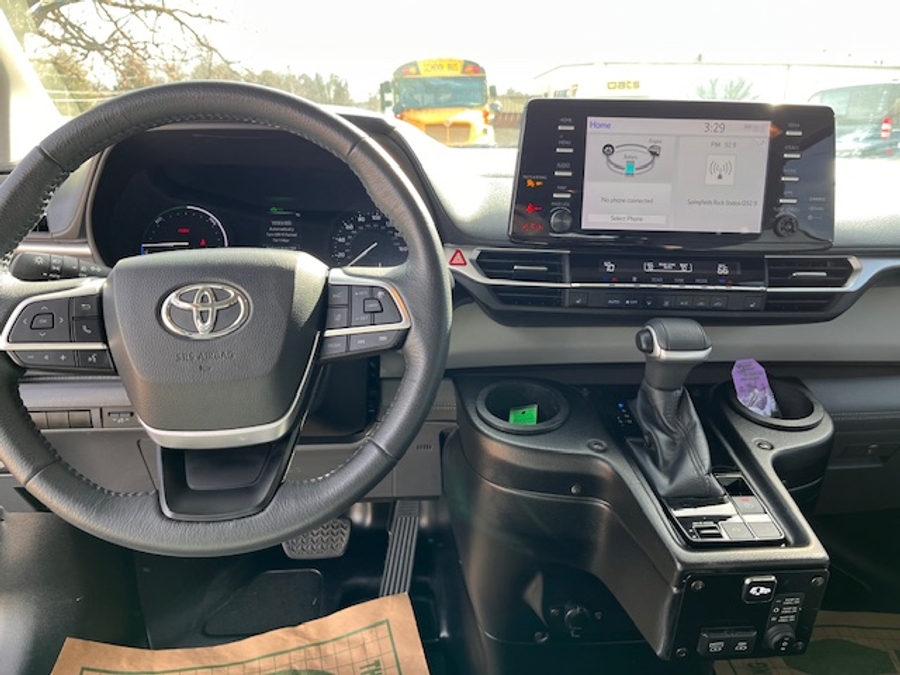 Used 2022 Toyota Sienna Hybrid XLE Base - BraunAbility Side Entry Entry Fold Out Automatic Ramp