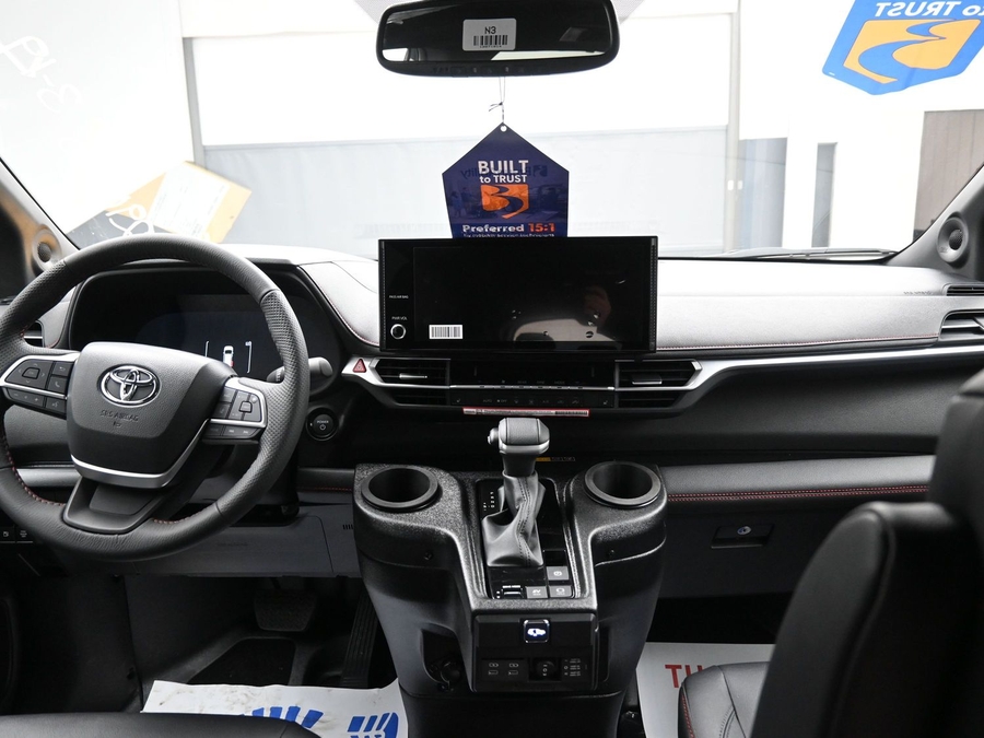 New 2026 Toyota Sienna Hybrid XSE - BraunAbility Side Entry Entry Fold Out Automatic Ramp