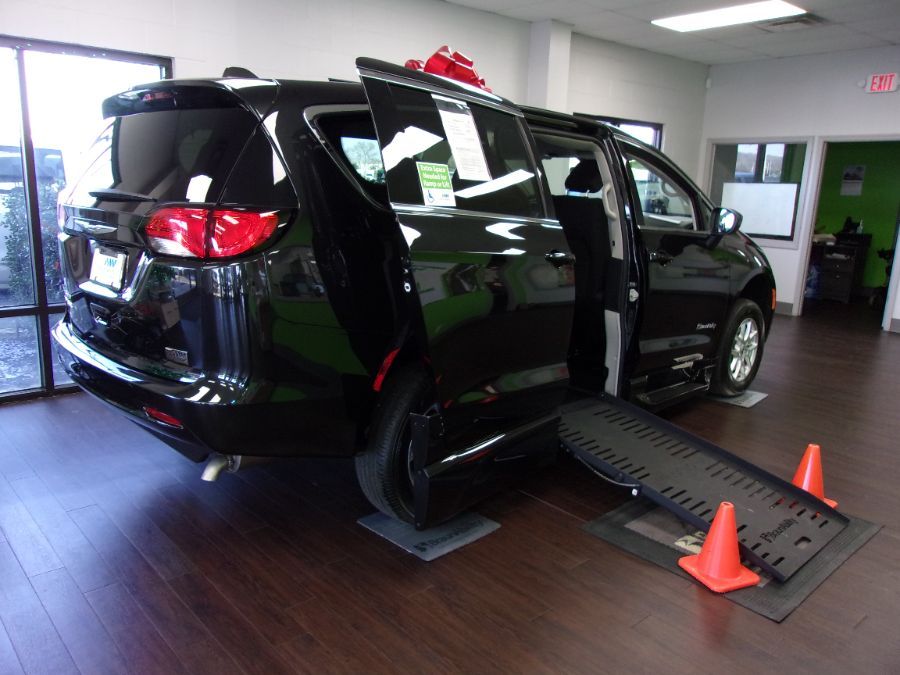Chrysler Voyager negro imagen número 8