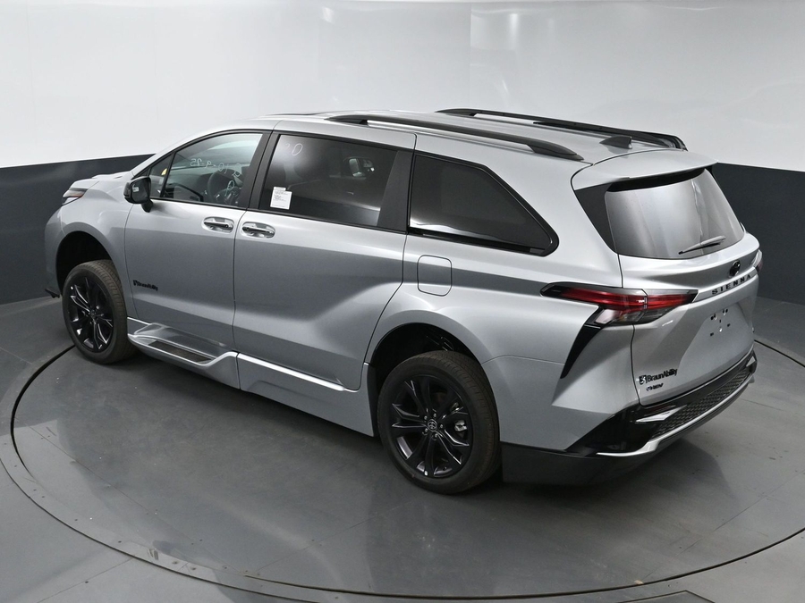 New 2025 Toyota Sienna Hybrid XSE - BraunAbility Side Entry Entry In Floor Automatic Ramp