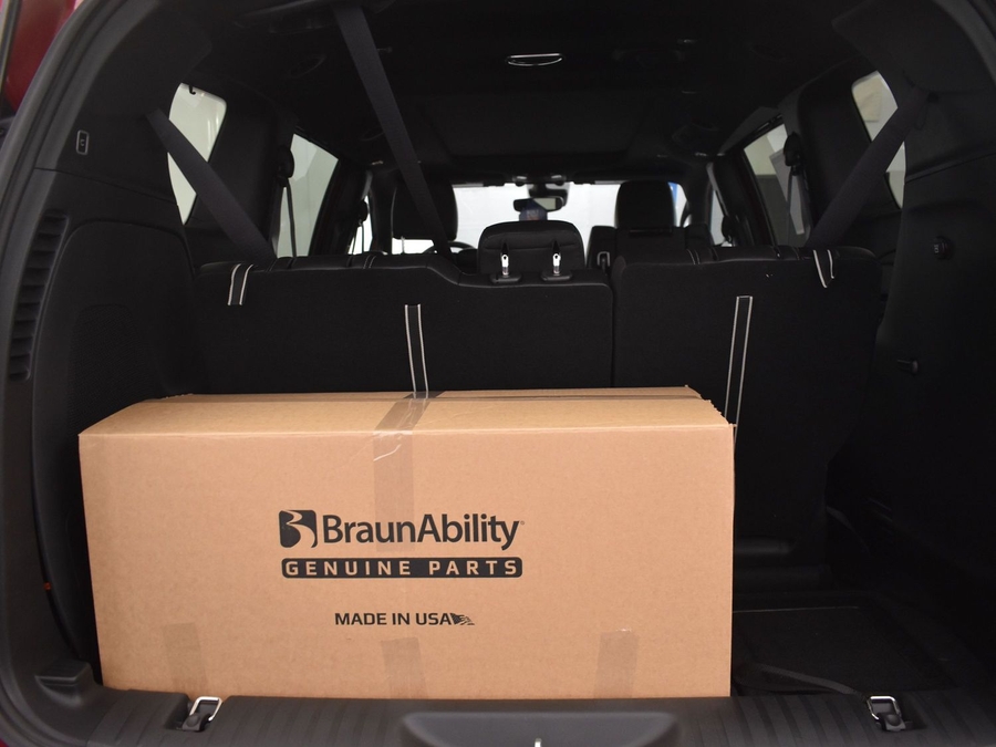 New 2025 Chrysler Pacifica Select Plus - BraunAbility Side Entry Entry Fold Out Automatic Ramp