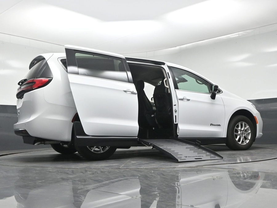Used 2024 Chrysler Pacifica Touring L - BraunAbility Side Entry Fold Out Manual Ramp