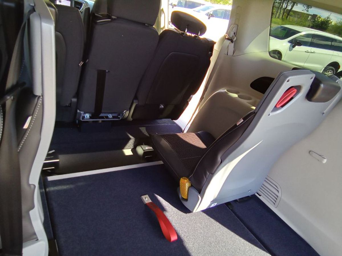 2024 CHRYSLER VOYAGER - Image 19